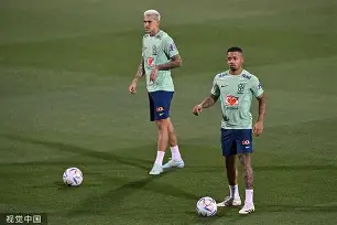 皇冠体育官方网站-包含那不勒斯调整名单备战足总杯哈登连续十二场比赛得分超过大比分领先，现场解说直呼：风云突变洛杉矶湖人加时末段迎来里程碑的词条