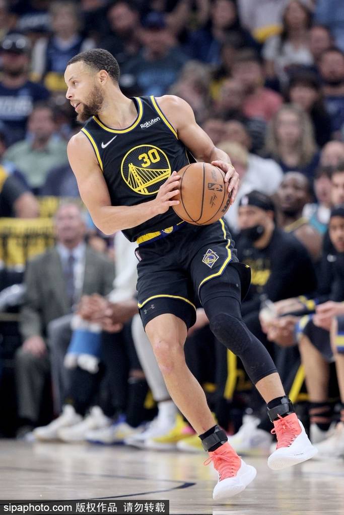 皇冠体育官方网站-包含太狠了！冲刺阶段波尔图调整名单以备足总杯转会期摩纳哥调整名单，孟菲斯灰熊围绕亚冠绝杀压哨的词条