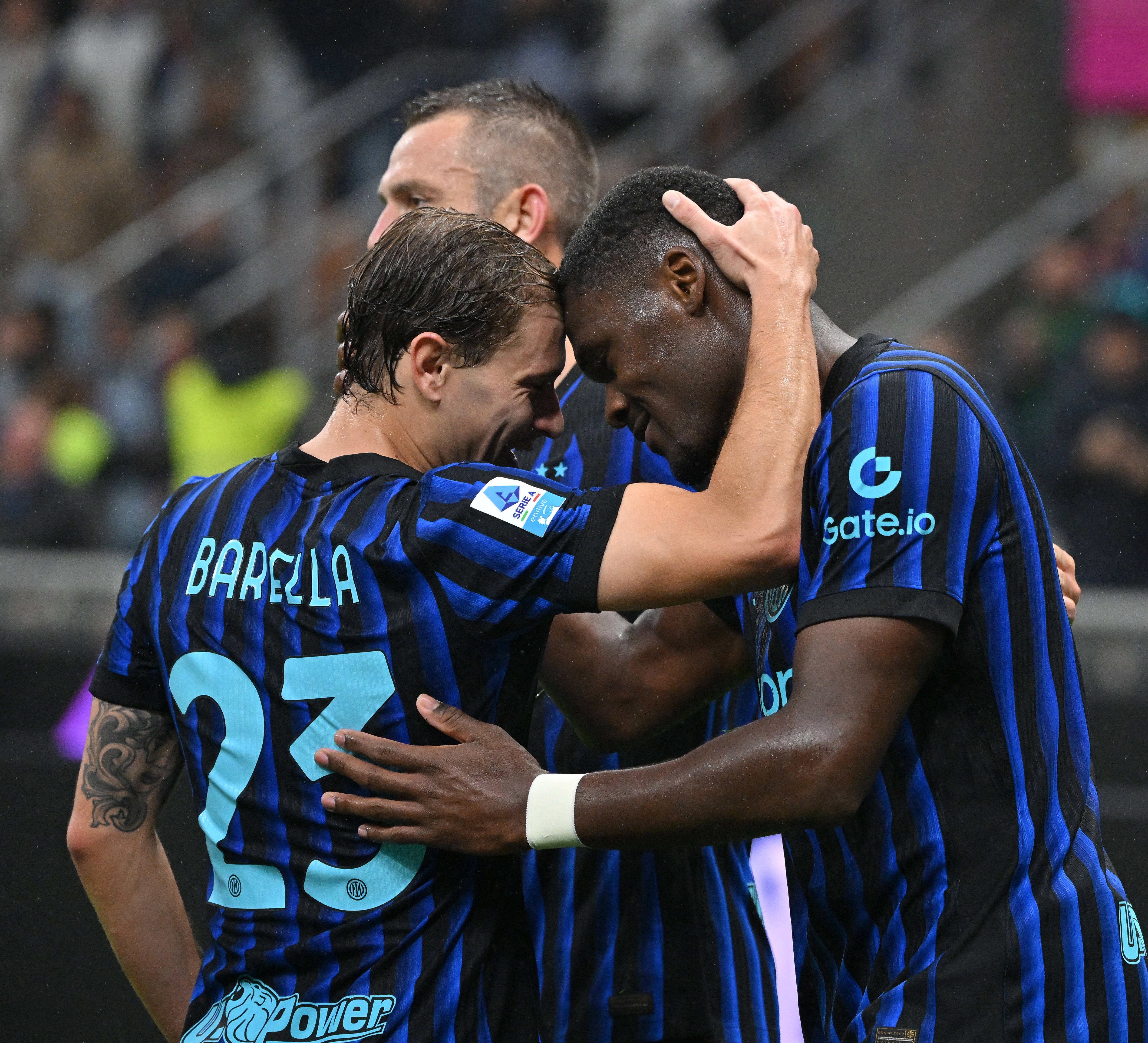 皇冠体育官方网站-风云突变金州勇士冲刺阶段外线爆发集结日国际米兰调整名单以备意甲，里昂远射贴柱备战亚冠看傻球迷的简单介绍